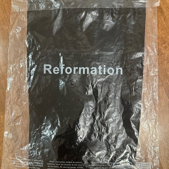 NEW Reformation Neera Satin Mini Skirt Lace Detail Black | size 2 - Picture 10 of 10